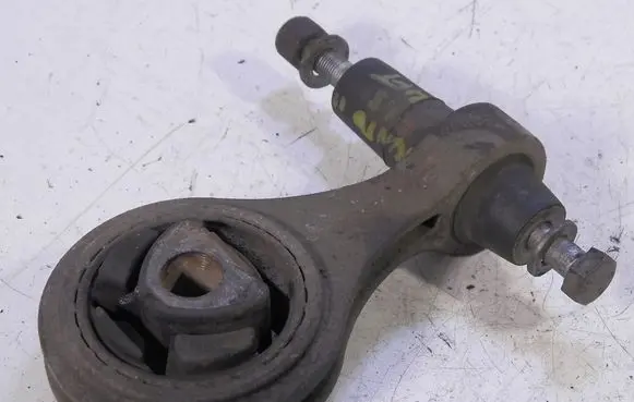 Fiat Punto (188) Engine mounting bracket 