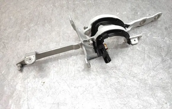BMW 5 G30 G31 Tailgate/trunk/boot hinge 7390413 A046574