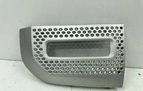 Land Rover Defender Front bumper lower grill L8B215B216A