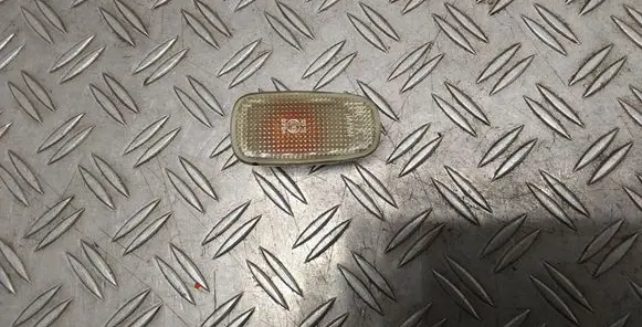 Toyota Corolla Verso E121 Front fender indicator light 