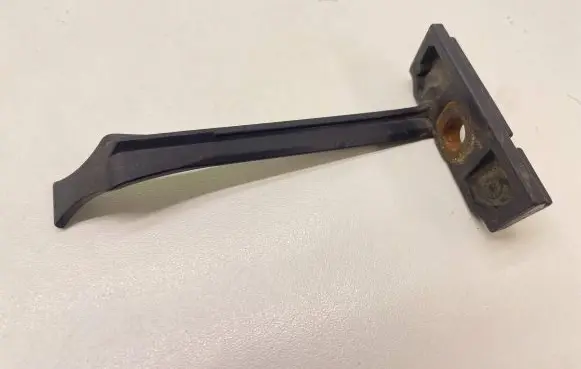 Battery bracket