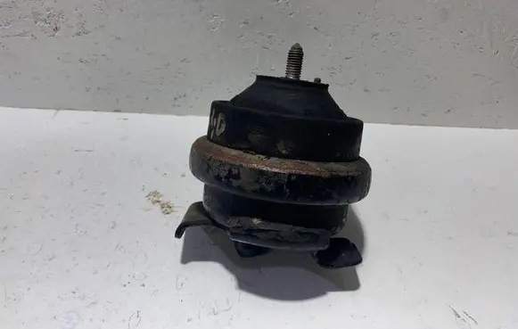 Volkswagen PASSAT B3 Engine mount bracket 03550620