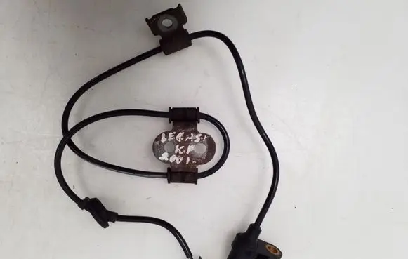 Subaru Legacy ABS brake wheel speed sensor 27540AE010