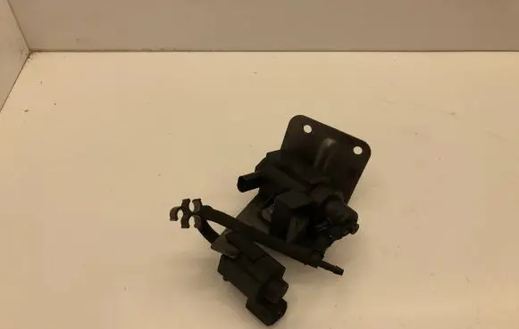 BMW 5 F10 F11 Turbo solenoid valve 7810831