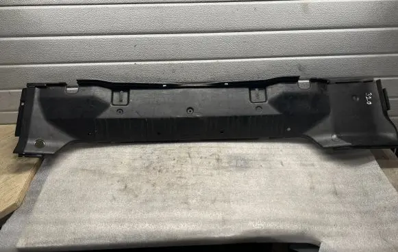 BMW 3 E46 Trunk/boot sill cover protection 8193800