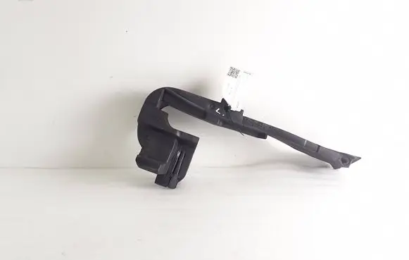 Porsche Macan (95B) Other engine bay part 95B823731A