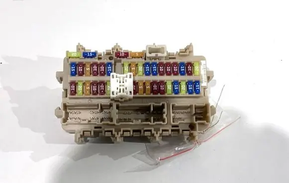 Nissan Qashqai Fuse box set 4EB0A