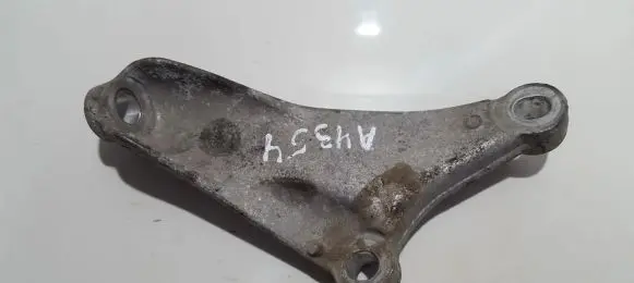 Honda Civic Engine mounting bracket 088037