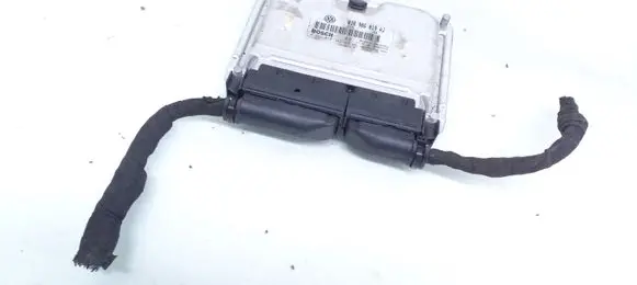 Volkswagen PASSAT B5 Engine control unit/module 038906019AJ 0281010303