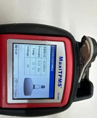 Peugeot 3008 I Tire pressure sensor 9802003680 4C4BB33