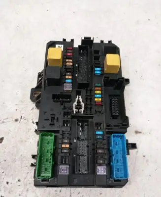 Opel Zafira B Fuse box set 13206757