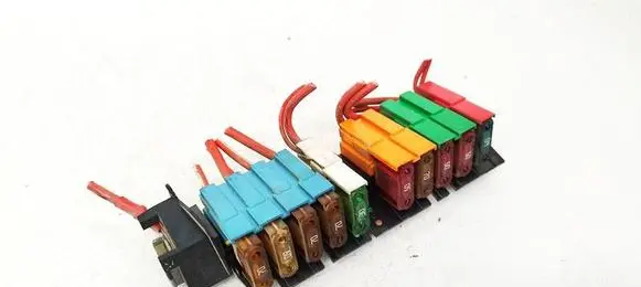 Renault Master II Fuse box set 7703497426