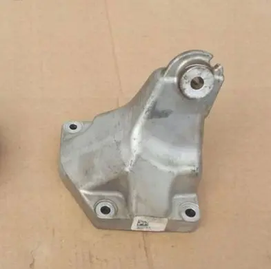 Mercedes-Benz C W204 Engine mounting bracket A1562232304