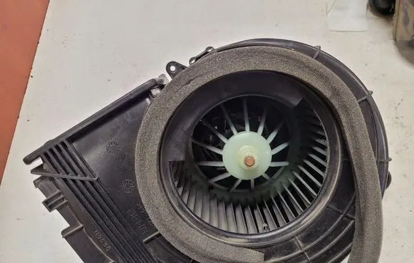 Mercedes-Benz Vito Viano W639 Heater fan/blower H9531 H9530