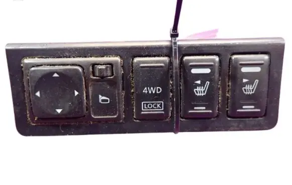 Nissan Murano Z50 Wing mirror switch 