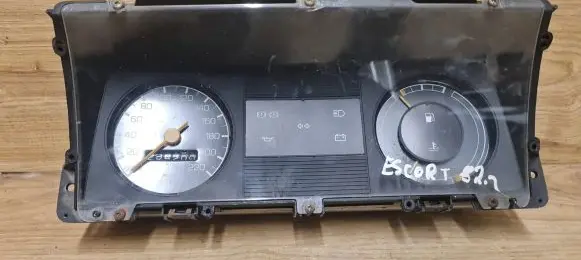 Ford Escort Speedometer (instrument cluster) 81AB10841AB