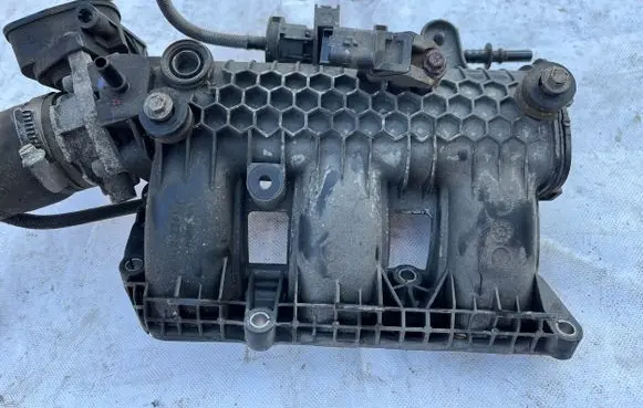 Citroen C4 II Picasso Intake manifold 9802101480