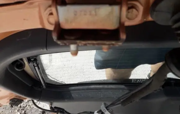 Chevrolet Captiva Tailgate/trunk/boot hinge