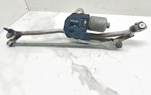 Audi A6 S6 C6 4F Front wiper linkage and motor 4F2955119C 0390241655 1397220584