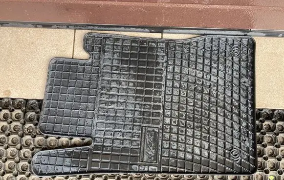 Nissan Pathfinder R51 Front floor mat 