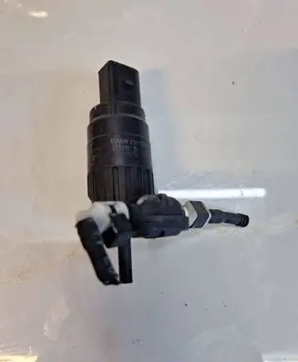 BMW X5 F15 Windscreen/windshield washer pump 7317395 17337010