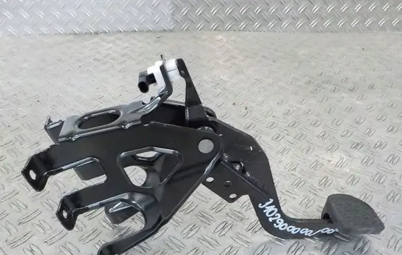Mercedes-Benz Sprinter W907 W910 Brake pedal A9102900000