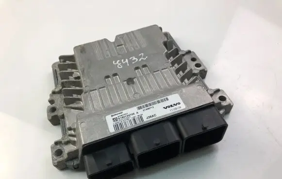 Volvo V70 Engine control unit/module ECU 31336712 S180134102A