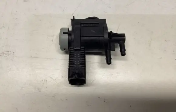 Volkswagen Touareg II Turbo solenoid valve 1K0906283A MT2