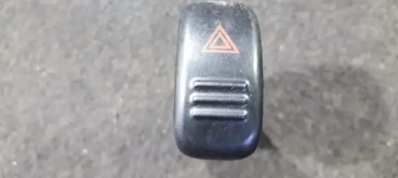 Opel Frontera B Hazard light switch M16328