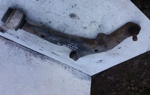 Nissan Murano Z50 Front lower control arm/wishbone