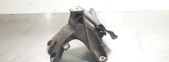 Audi A4 S4 B8 8K Engine mounting bracket 8k0199388
