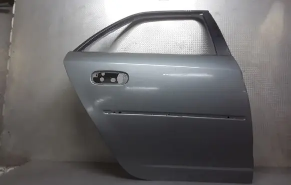 Cadillac CTS Rear door
