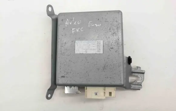 Toyota Avensis T270 Other devices 8965005100