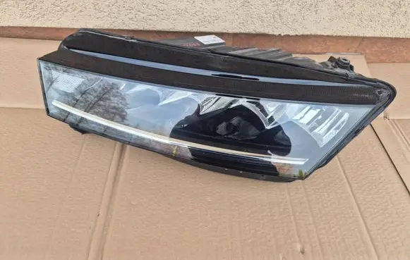 Skoda Octavia Mk4 Headlight/headlamp 5E4941015