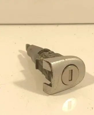 Skoda Octavia Mk2 (1Z) Front door lock (next to the handle) 1z0837168b