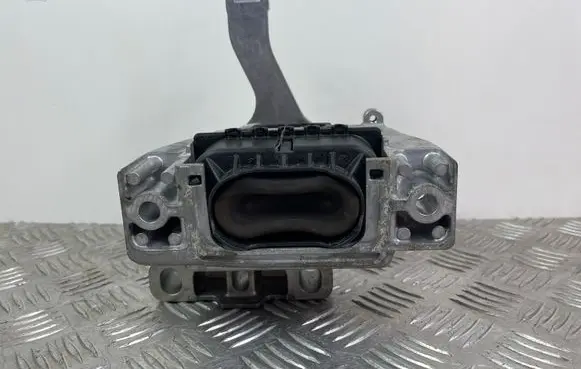 Seat Arona Engine mount bracket 2Q0199262AN