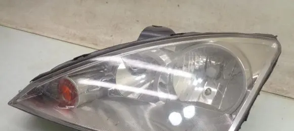 Ford Focus Headlight/headlamp