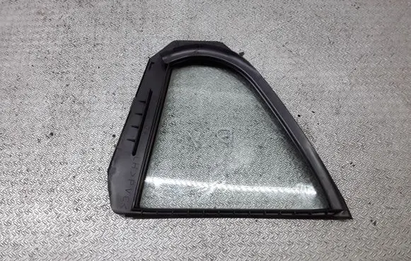 Mitsubishi Lancer VIII Rear vent window glass 