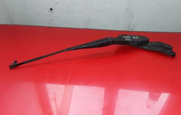 Mercedes-Benz C W204 Front wiper blade arm A2048200344