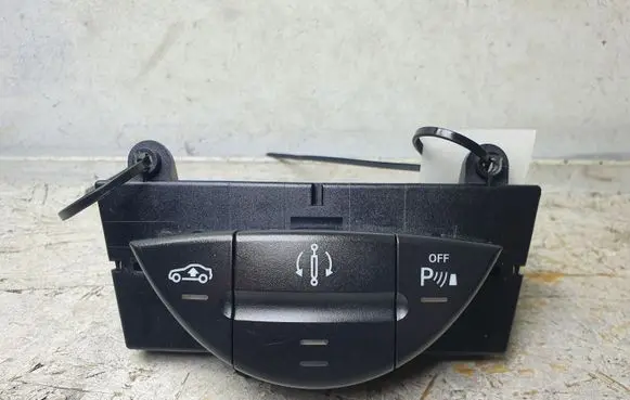 Mercedes-Benz CLS C219 Parking (PDC) sensor switch 2118217058