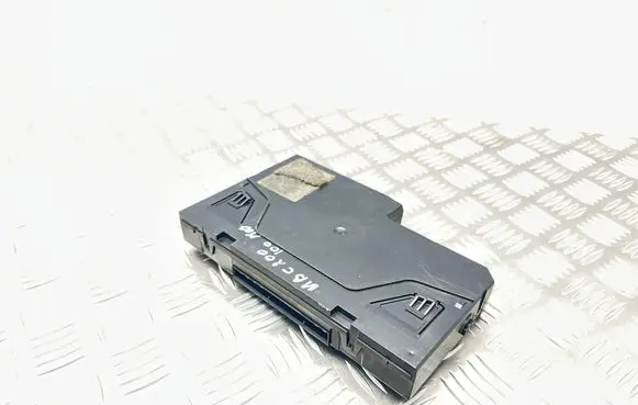 Mercedes-Benz C W204 Fuse module 2049005601 2049011901 5DK00922585