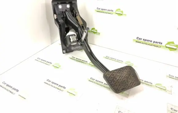 Mercedes-Benz S W221 Brake pedal A2212901201 2212901201