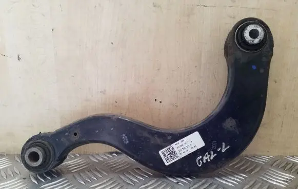 Volkswagen PASSAT B8 Rear upper control arm/wishbone 5Q0505323D