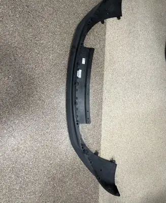 Front bumper lip