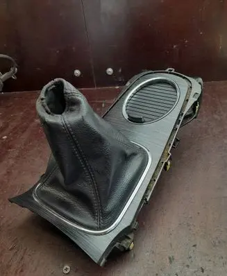 Toyota Avensis T270 Gear shifter surround trim plastic 5880505070 5880505130