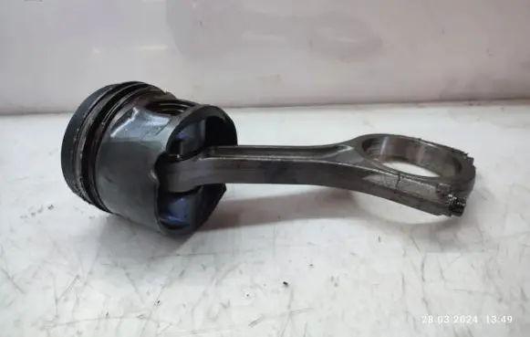 Land Rover Discovery 3 - LR3 Piston with connecting rod