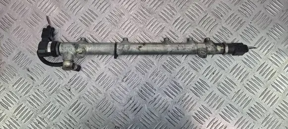 Mercedes-Benz C W203 Fuel main line pipe A6110700395 A6110780449