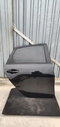 KIA Ceed Rear door