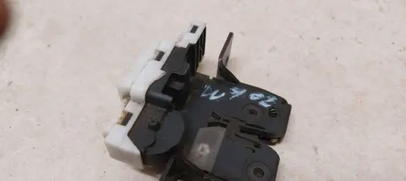 Renault Megane II Tailgate/trunk/boot lock/catch/latch 8200076240E