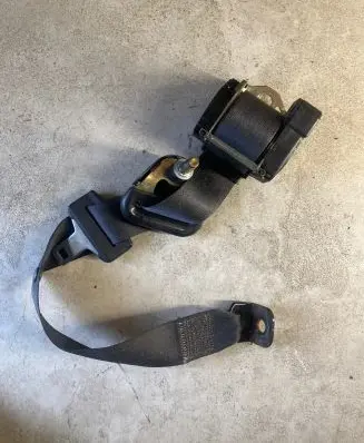 Jeep Cherokee III KJ Rear seatbelt 040510